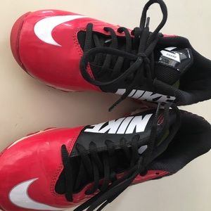 Boys size 2 Nike baseball cleats excellent cond.